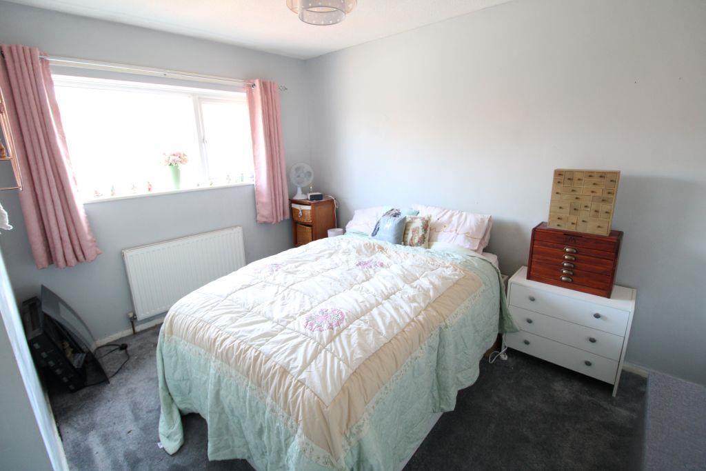 BEDROOM 1.JPG