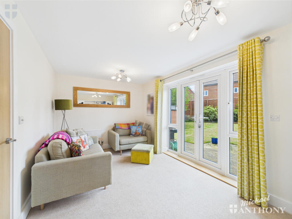 CAM03218G0-PR0648-STILL022