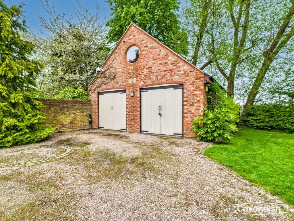 DOUBLE GARAGE