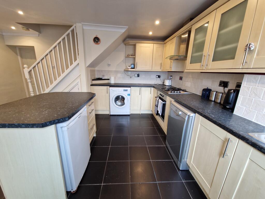 Kitchen/ Dining Area