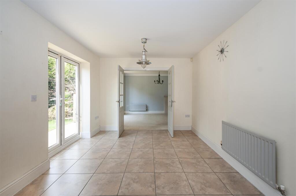 8 Chapel Close11.jpg
