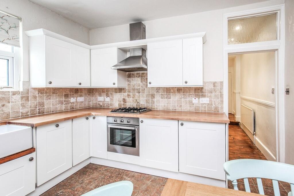 Kitchen / Dining Roo