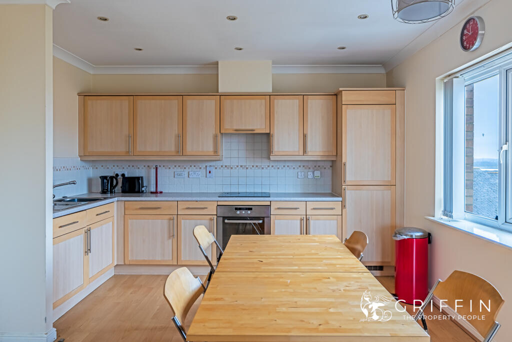 Lounge &amp; Kitchen