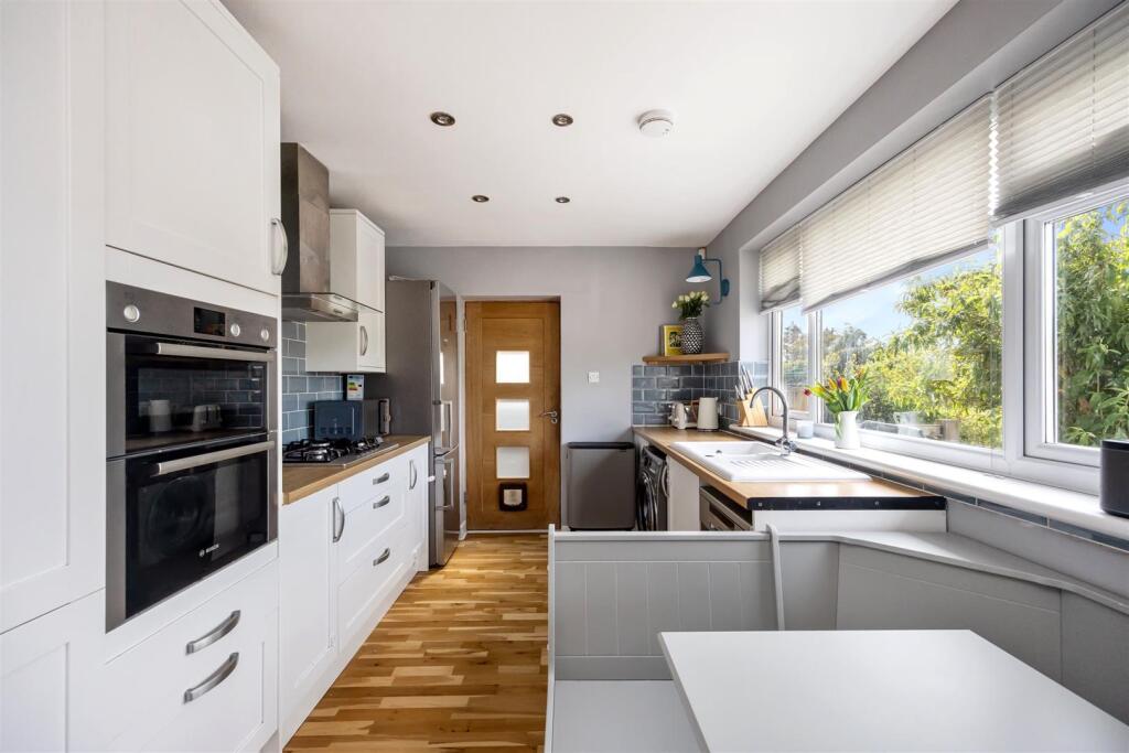 Hangleton Valley Drive 155 kitchen.jpeg