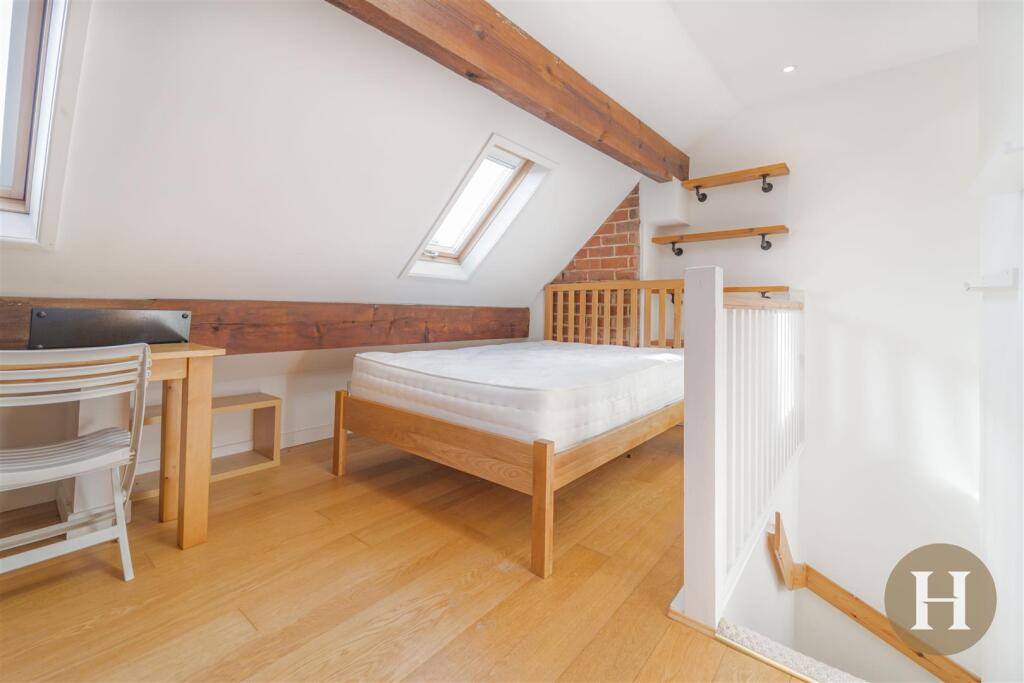 Hadleigh Estate Agents-23.jpg