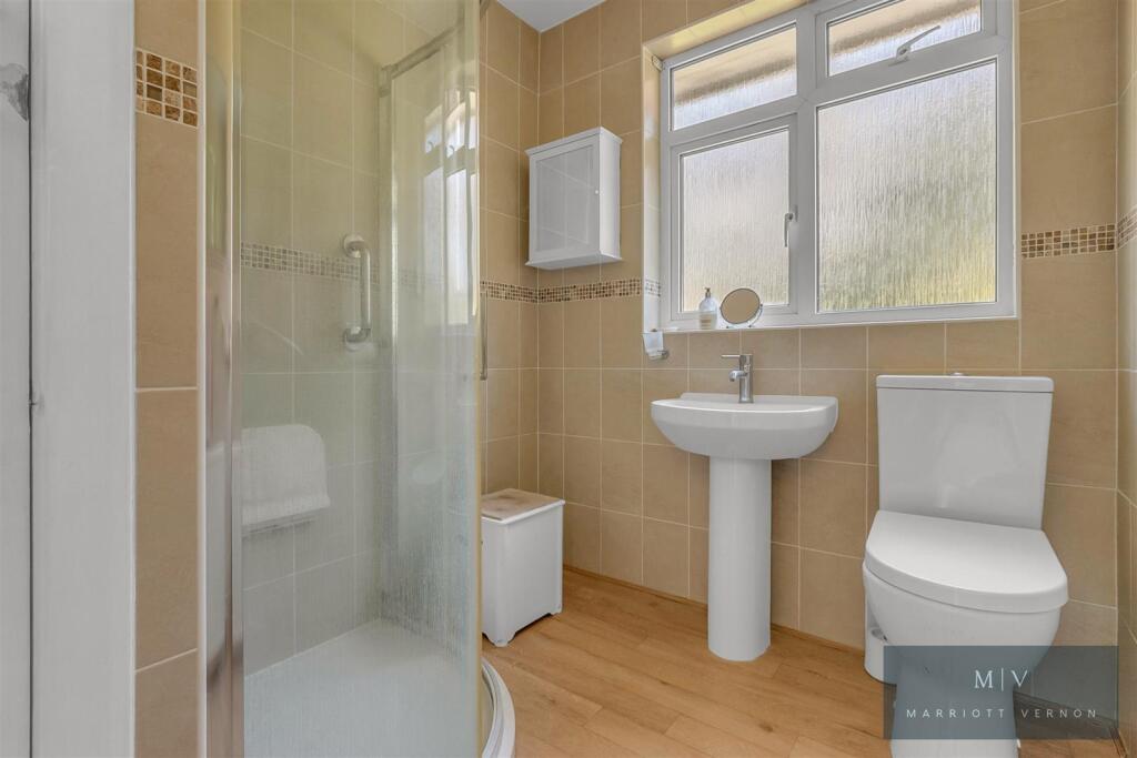 Pinewood Close 19 MV-10.jpg