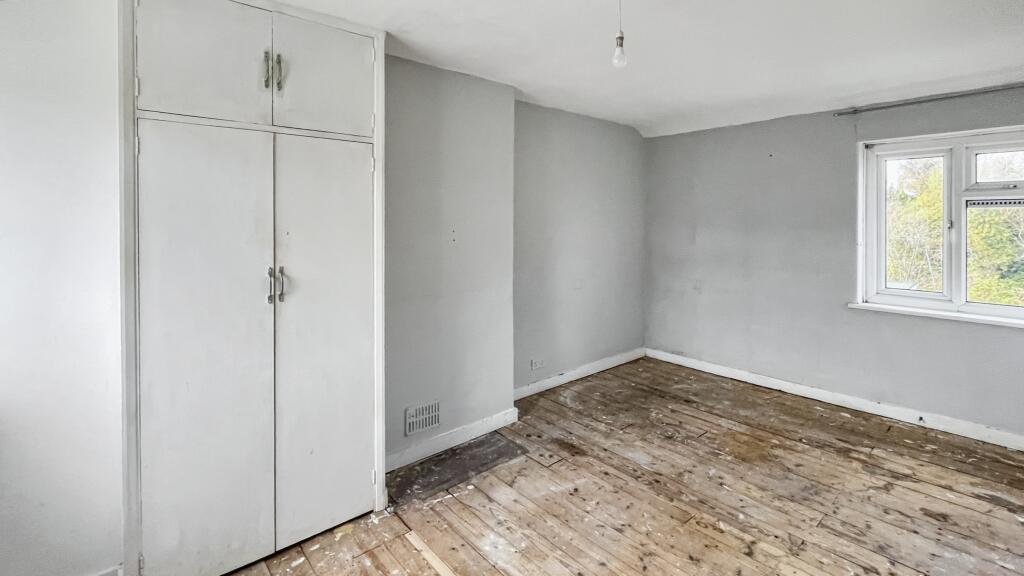 16 Heath Road, Crayford, Dartford, DA1 3NP