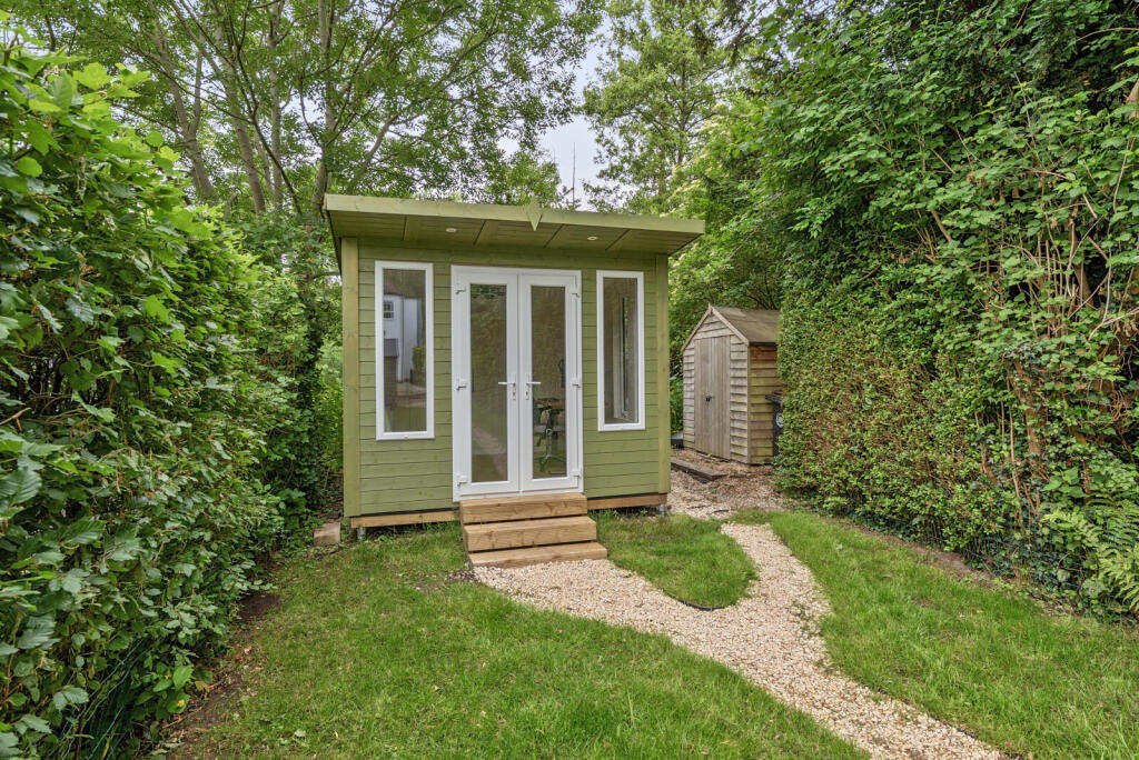 1305937-9-6849487...