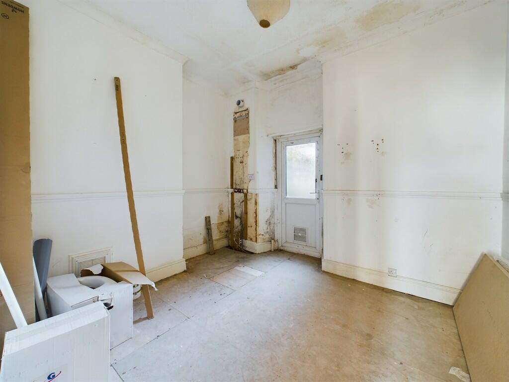 CAM02089G0-PR0324...