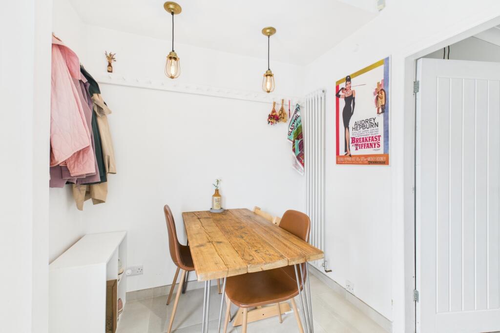 CAM03162G0-PR0248-STILL006