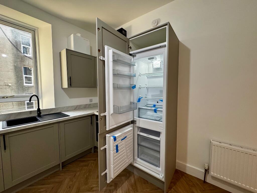 Fridge &amp; freezer