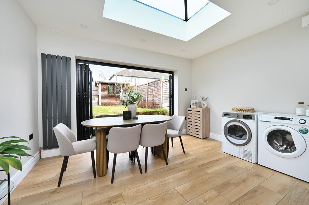 162 Marrowbrook L...