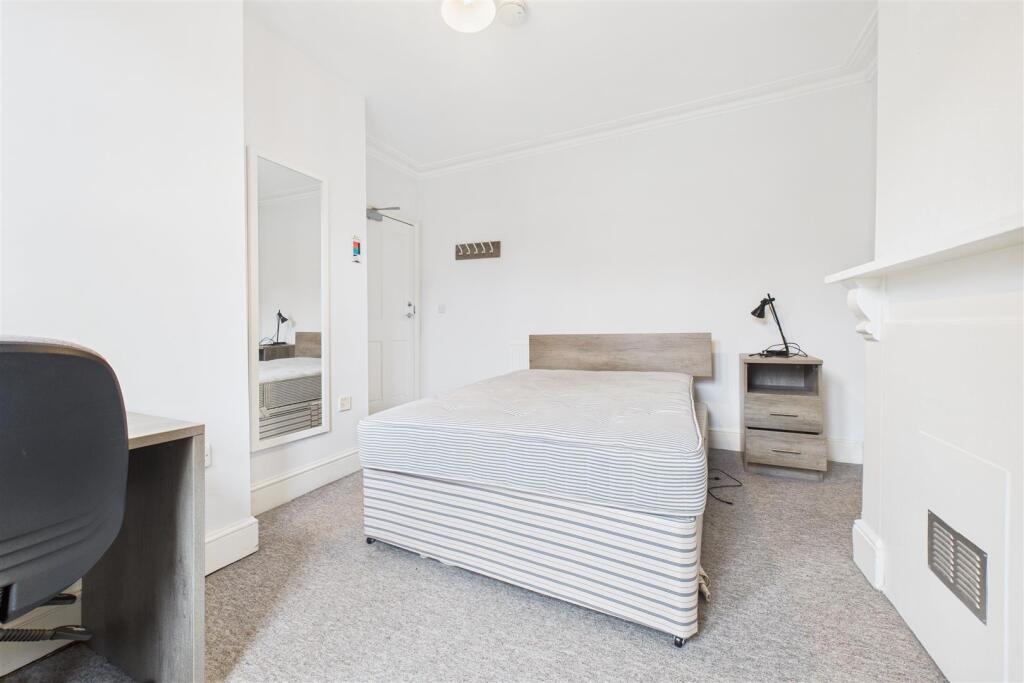 11 Osborne Villas, Kingsdown, Bristol BS2 8BP | Fr