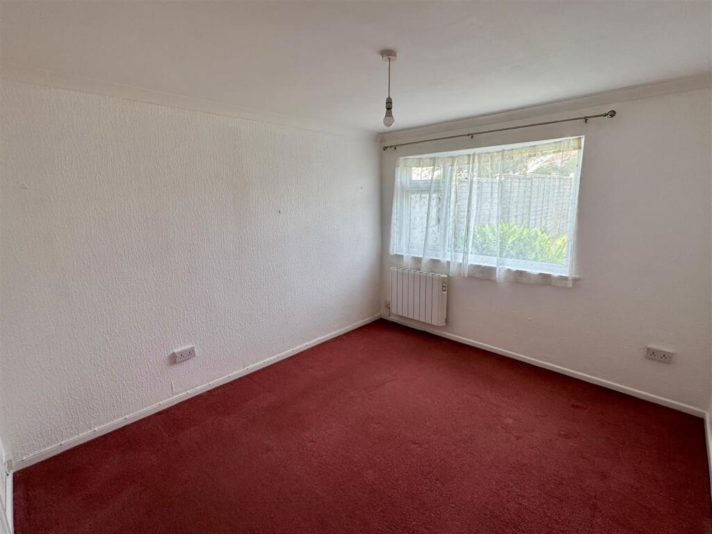 21 Higher Well Close Bedroom