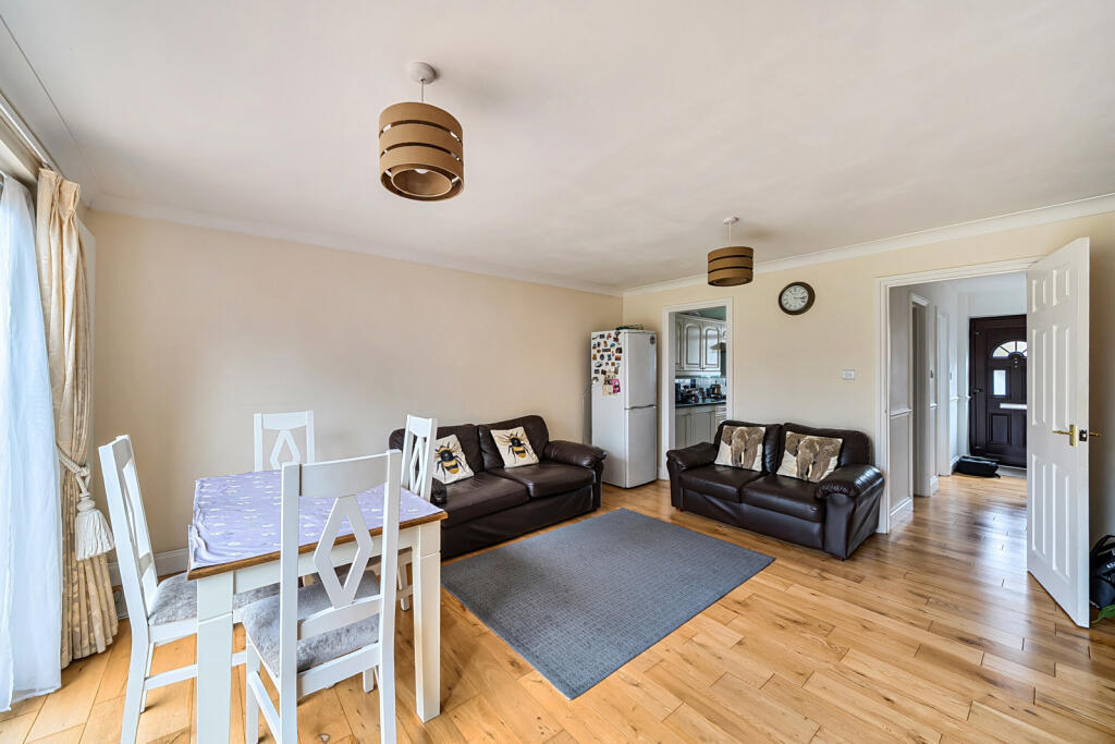 1376314-16-690b6f...