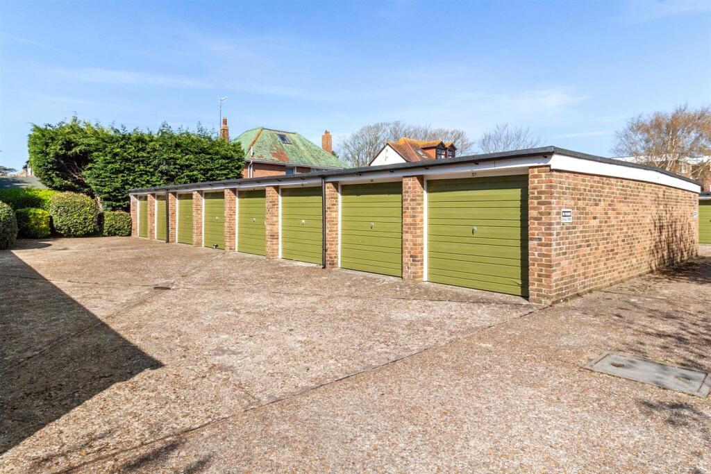 Dorchester Gardens 59-021.jpg