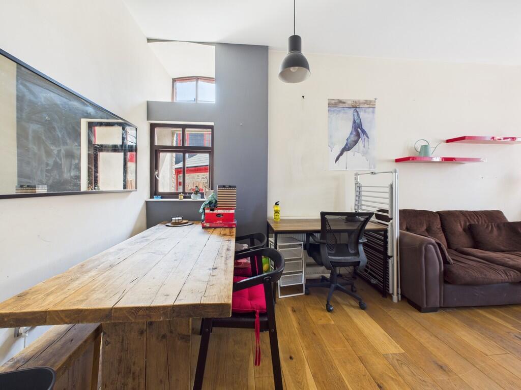 CAM03974G0-PR0198...