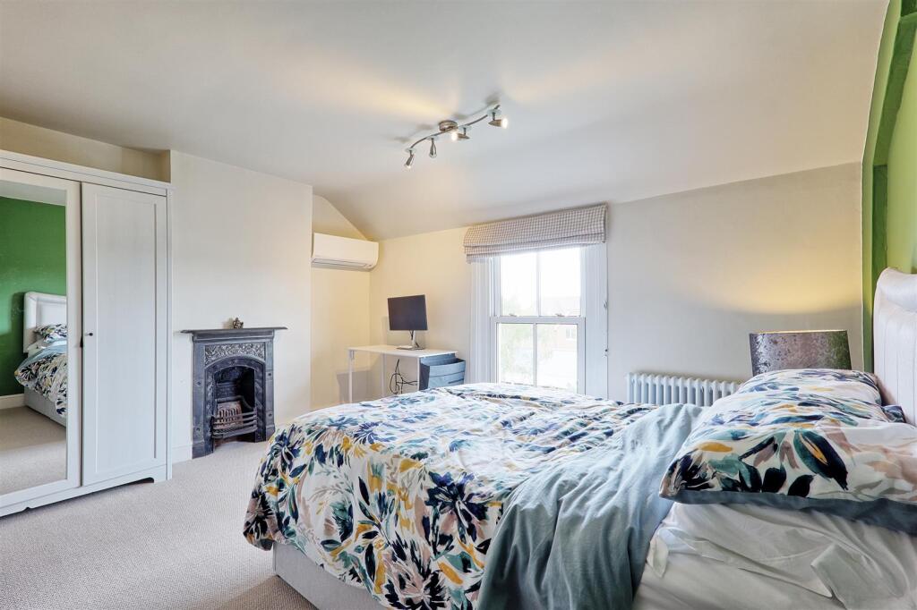 IMG_2012_3_4_easyHDR-interior3.jpg