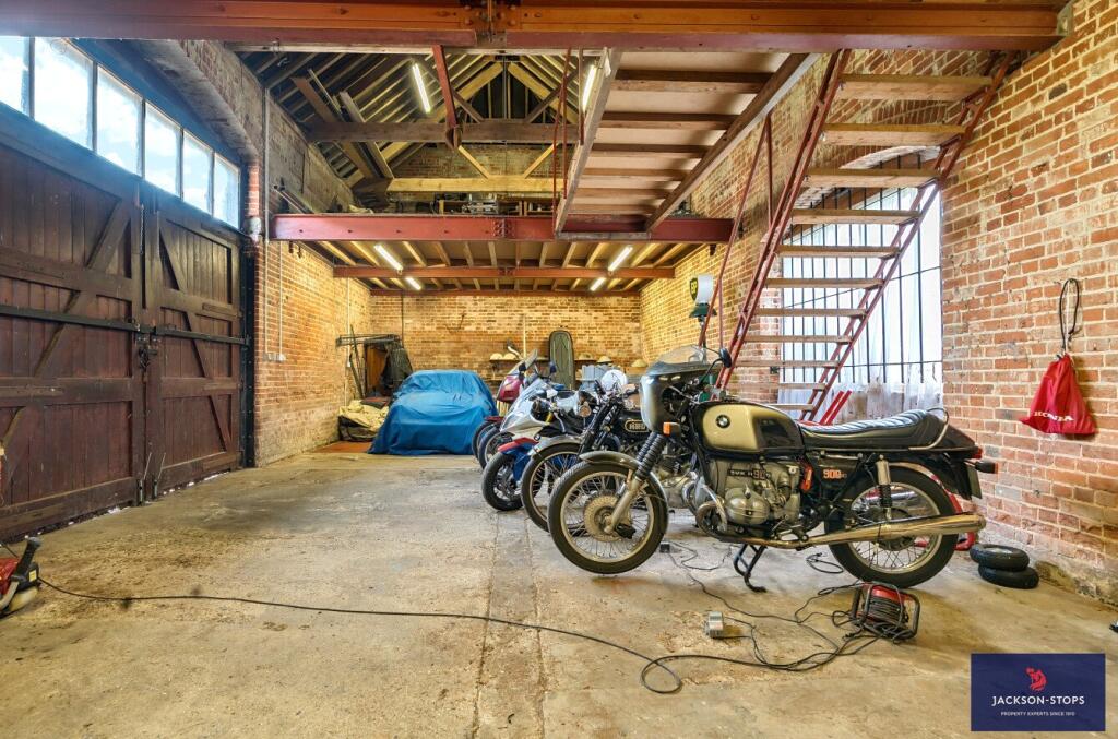 Internal Barn 1