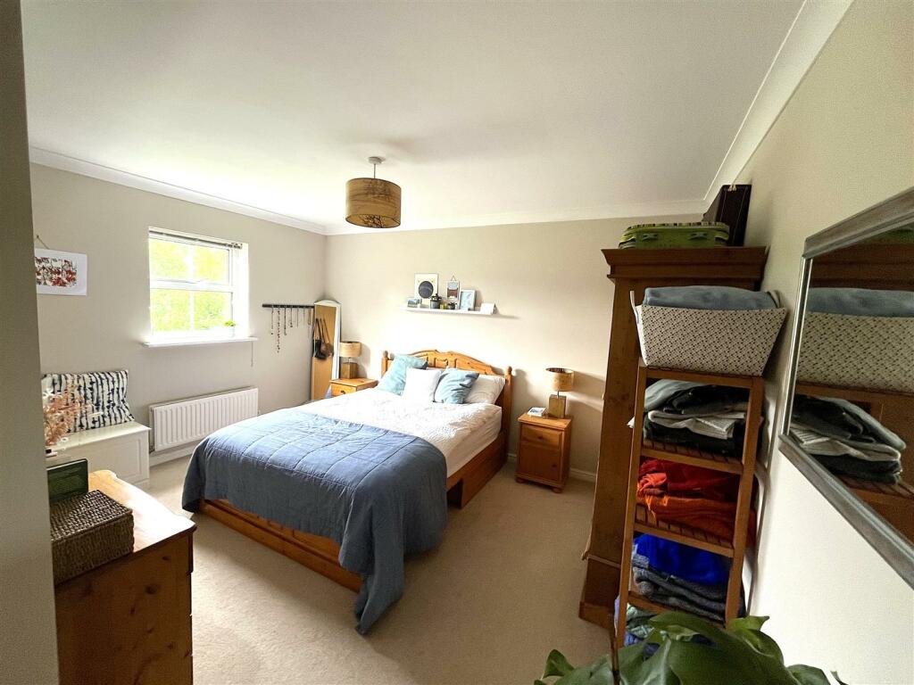 Bedroom1_2.jpeg