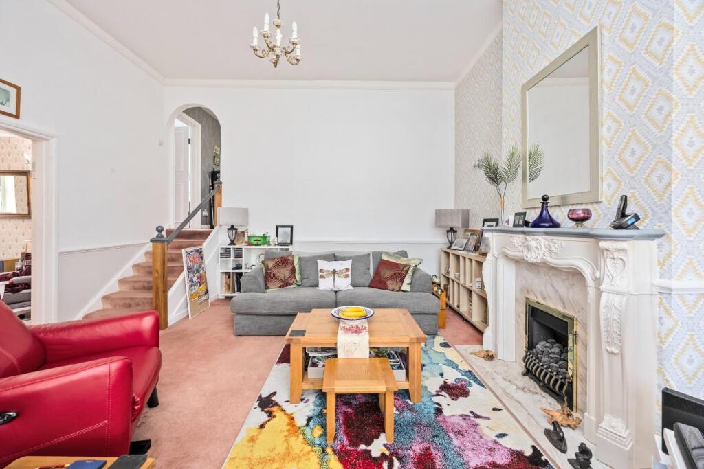 Broad Rigg Avenue, 37_004.JPG