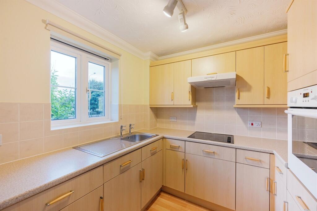 Kitchen: