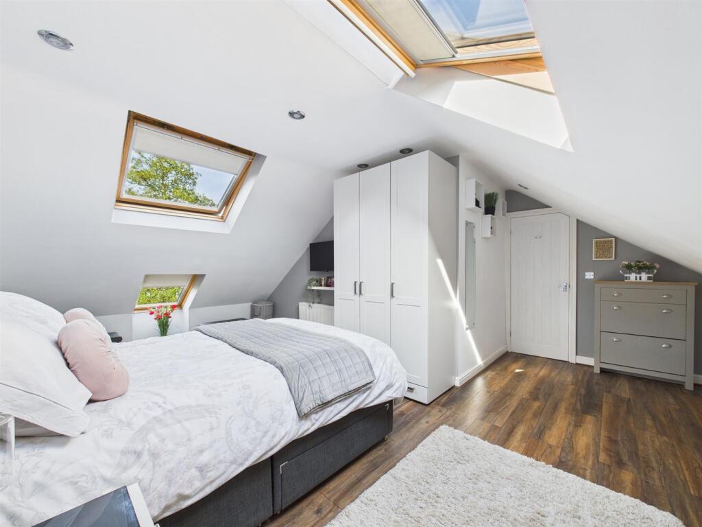 Bedroom: