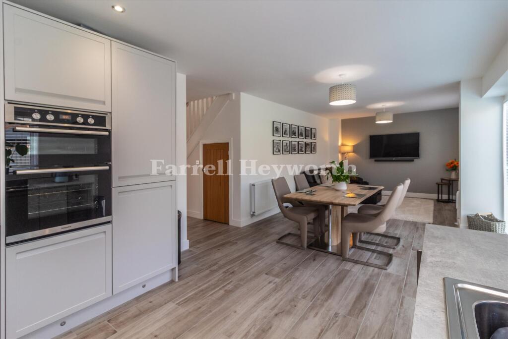 Kitchen Diner family