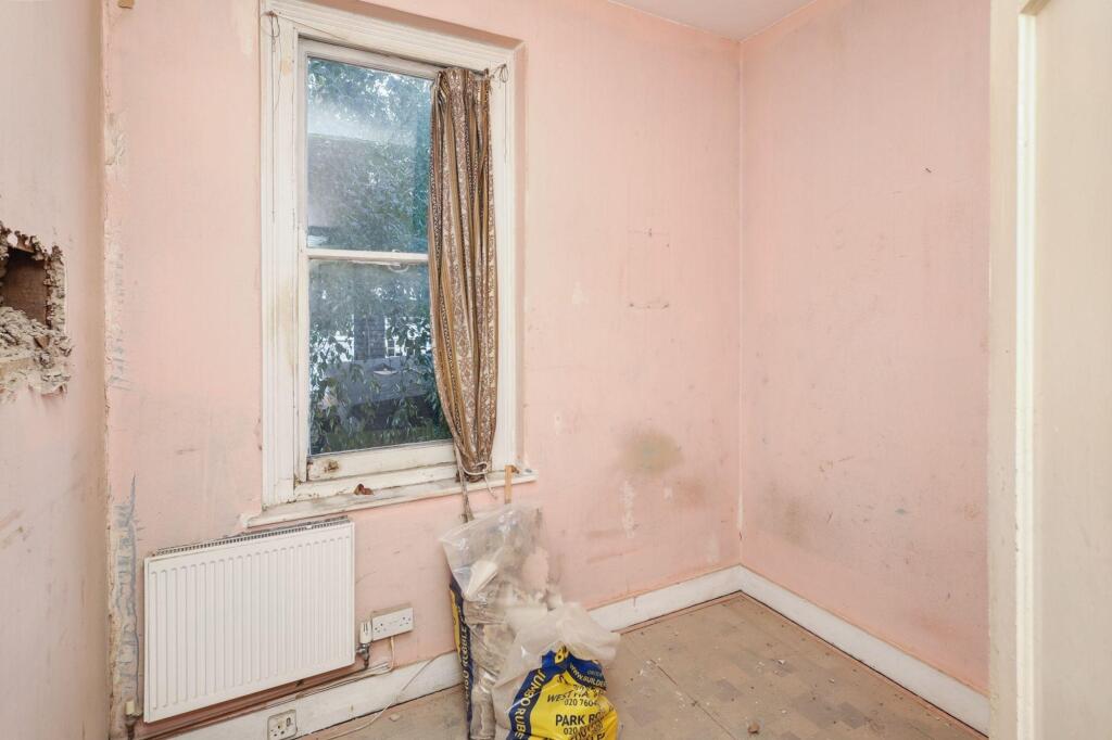 60 Delaware Mansions, Delaware Road, Maida Vale, London, W9 2LJ