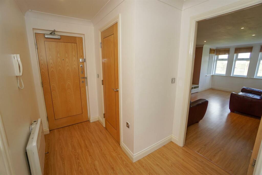 ENTRANCE HALL (1 of 1).jpg