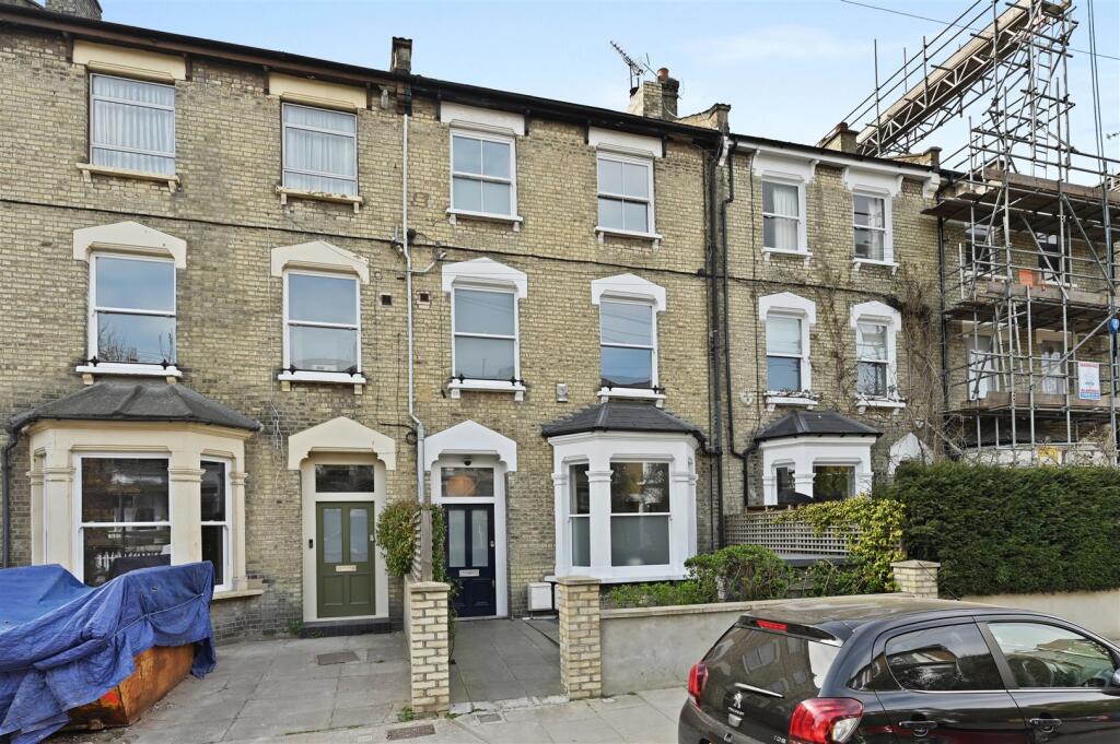 St Stephens Avenue - Exterior