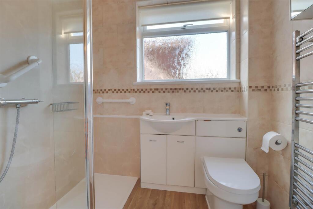 18 HIGHCLIFFE WAY 2025-17.jpg