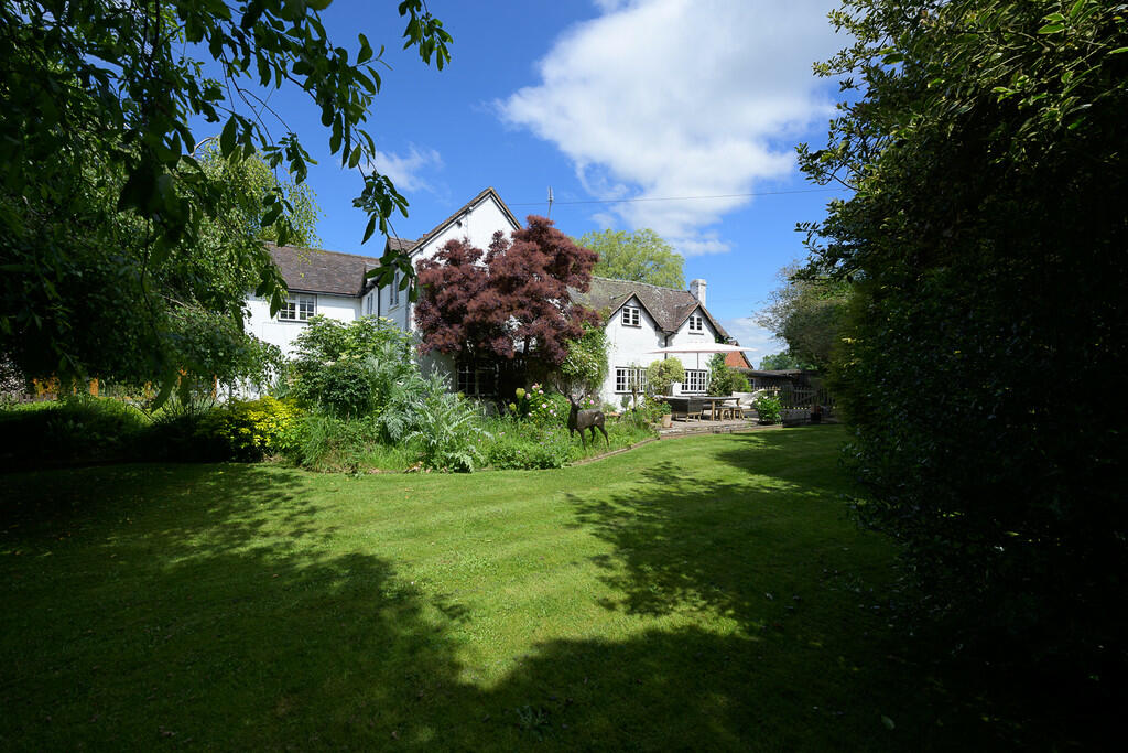 Oaklands Cottage-...