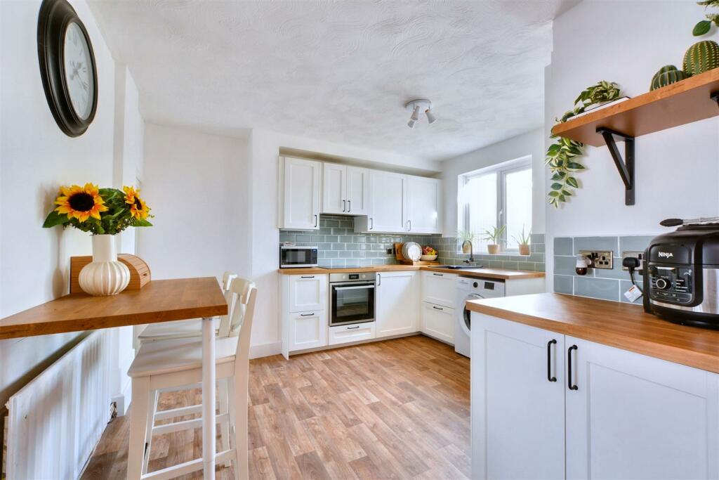 Kitchen_1.jpeg