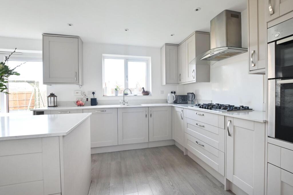 KITCHEN/DINING/FAMILY ROOM