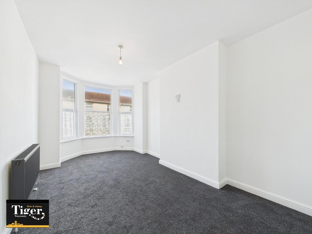 CAM02176G0-PR0498...