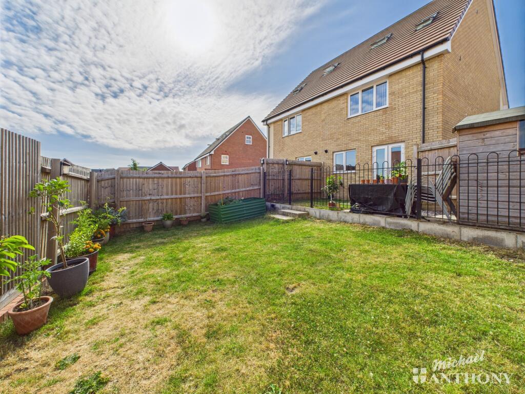 CAM02773G0-PR0323-STILL003