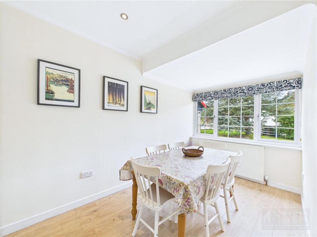Kitchen / Dining