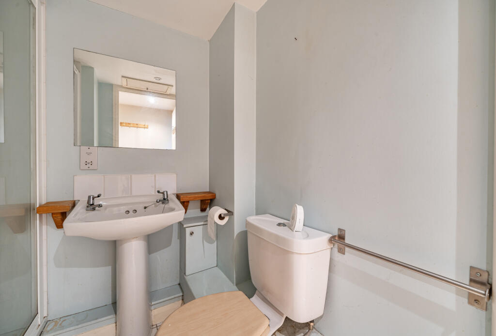 1342183-7-68b83ef...