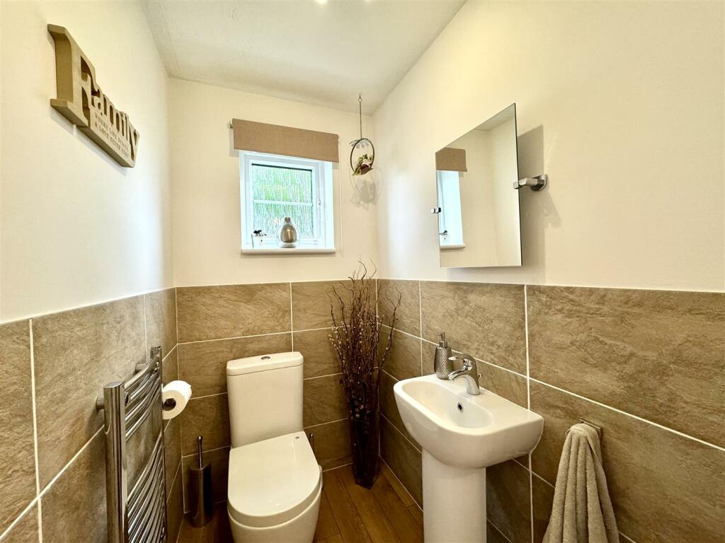 CLOAKROOM/WC