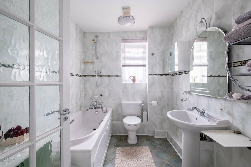 6EsplanadeCourt-3...