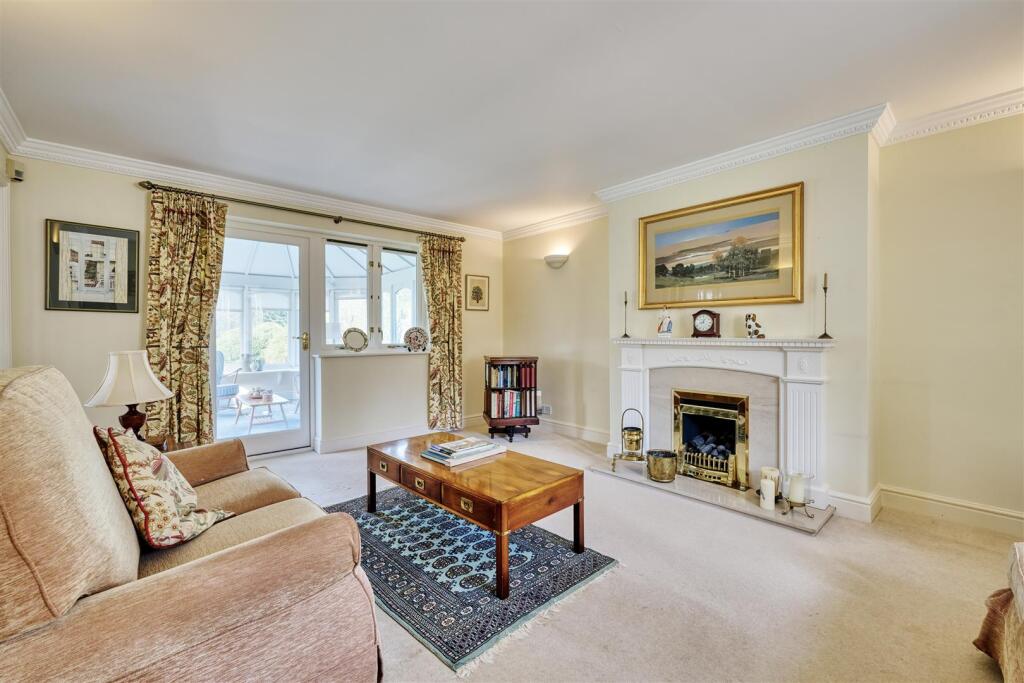6-4 Rectory Court El