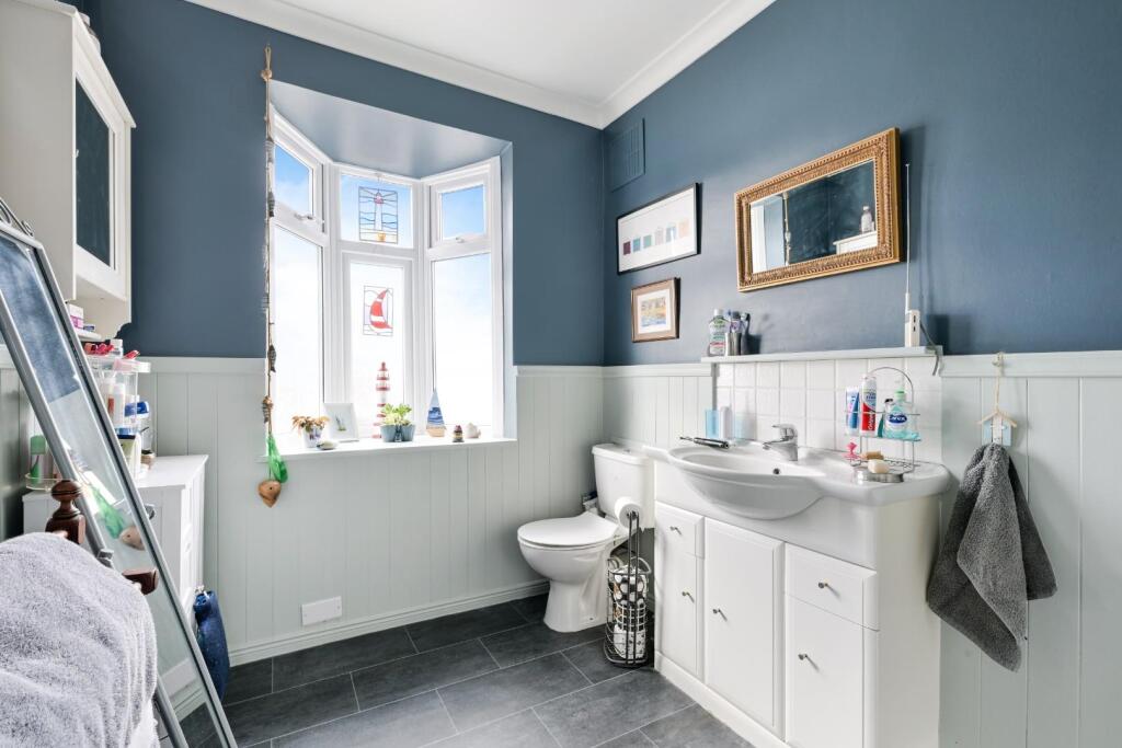 STONELEIGH AVENUE (5).jpg