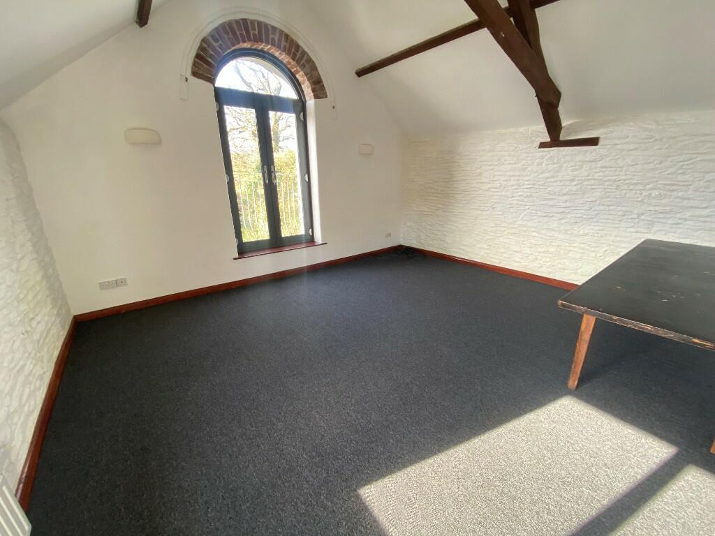 Reception/bedroom