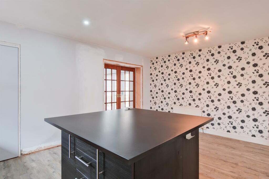 008-371 New Edinburgh Road Bellshill, ML4 3HH.jpg