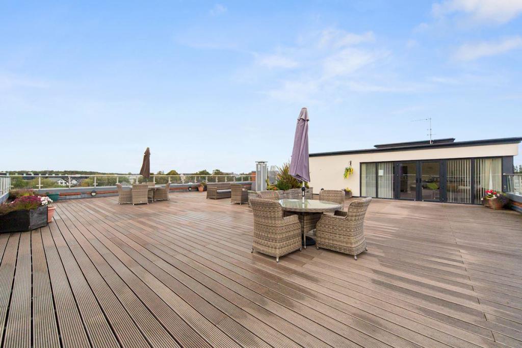 786a0861-b828-413e-8537-f3e45dd36e5dSN - 12 MARBUR