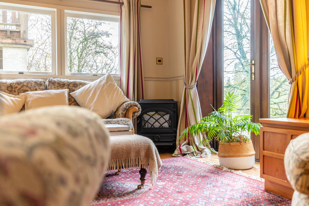 Ground Floor Livi...