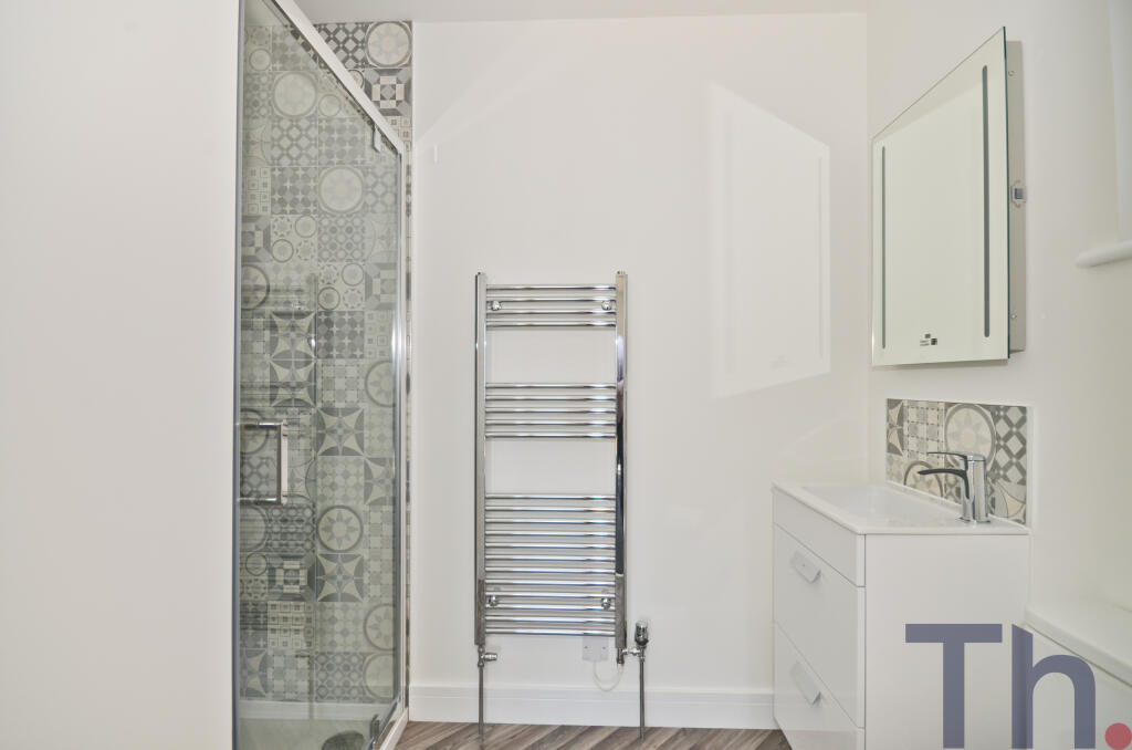 En-suite Shower Room.JPG
