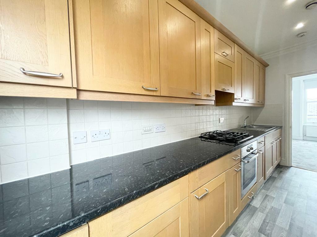 2 Kitchen.jpg