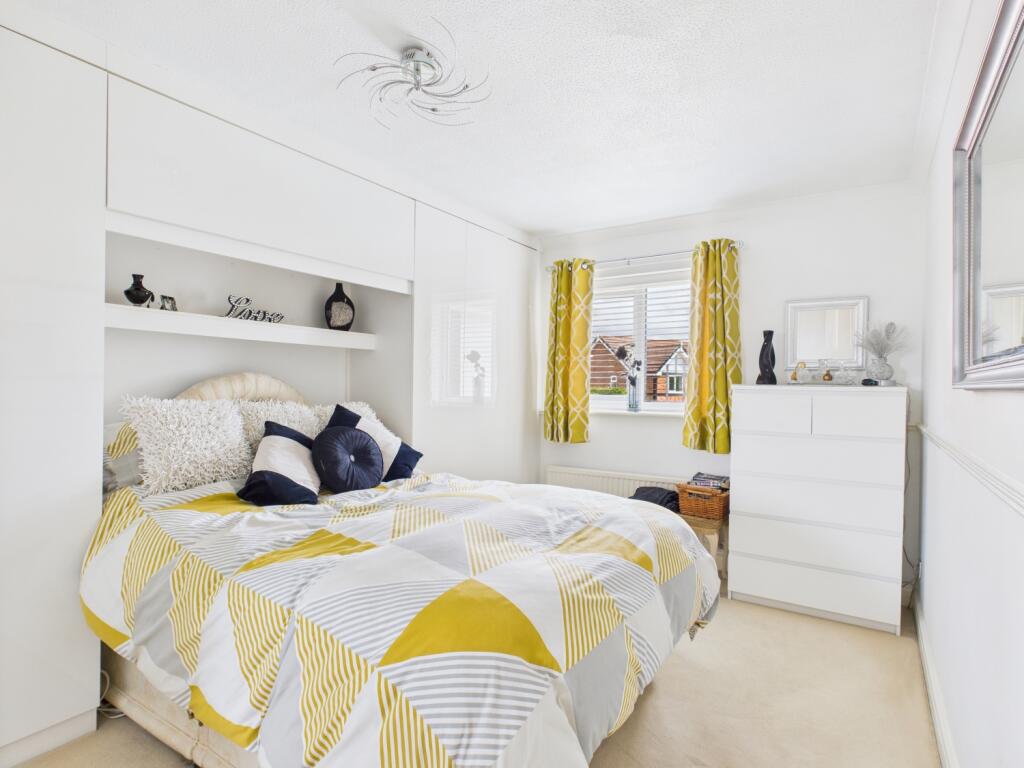 CAM03729G0-PR0056-STILL032